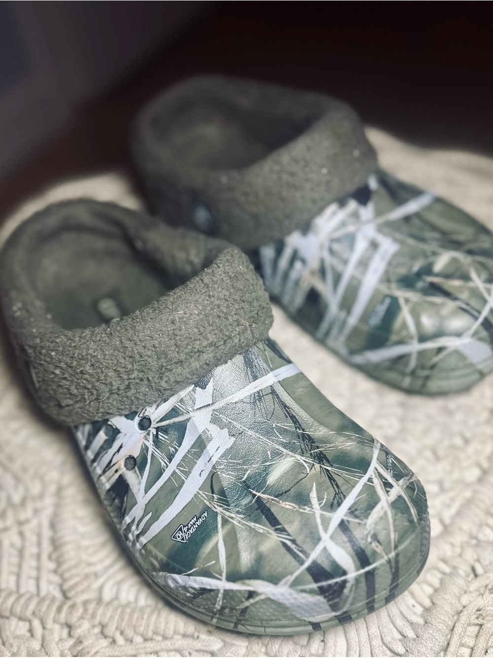 Crocs Realtree Camo Fleece Lined Classic Clogs Women’s 9 Men’s 7 EUC